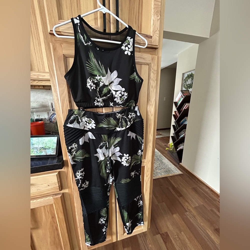 2Liv Workout Set - Floral/Tropical - L/XL